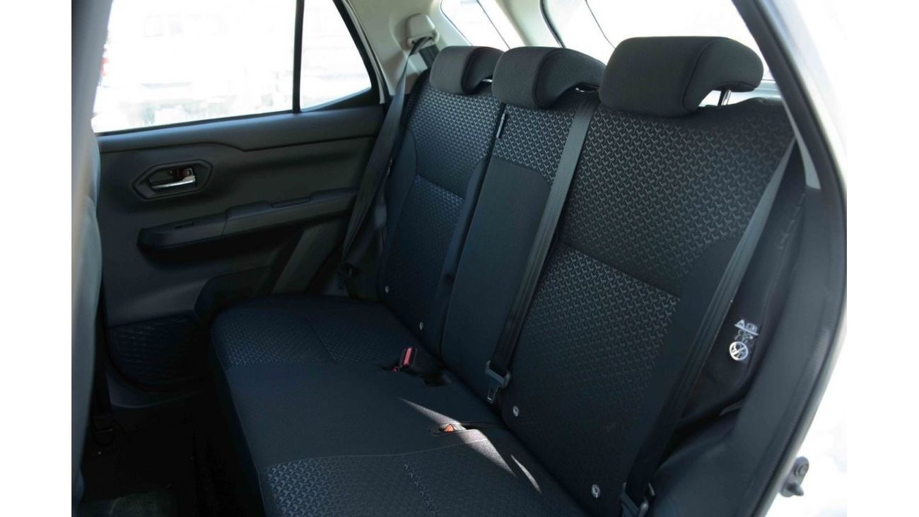 Toyota Raize 2023 Toyota Raize 1.0Turbo G - White Black Dual Ton inside Black | Export Only