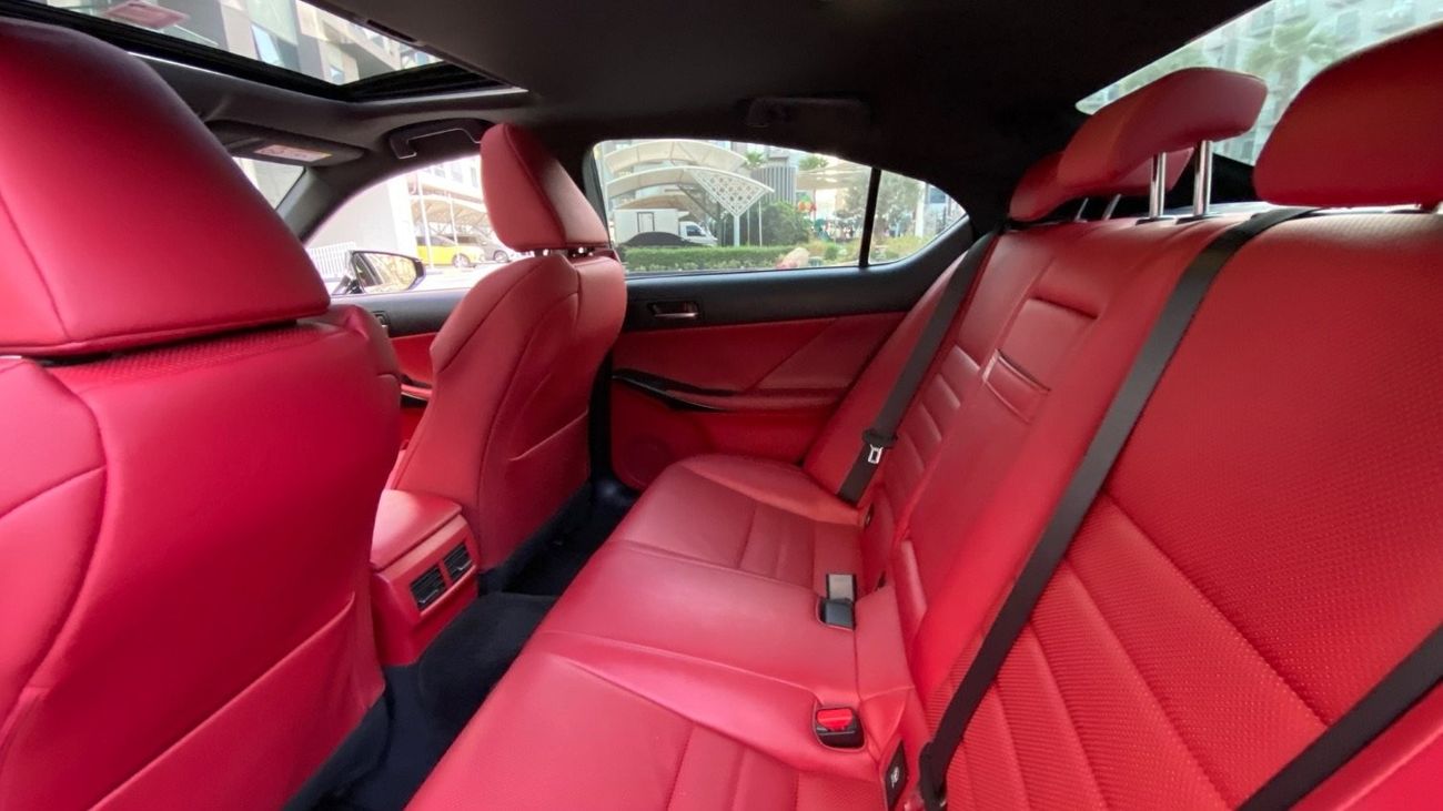 Lexus IS350 F Sport / GCC /m