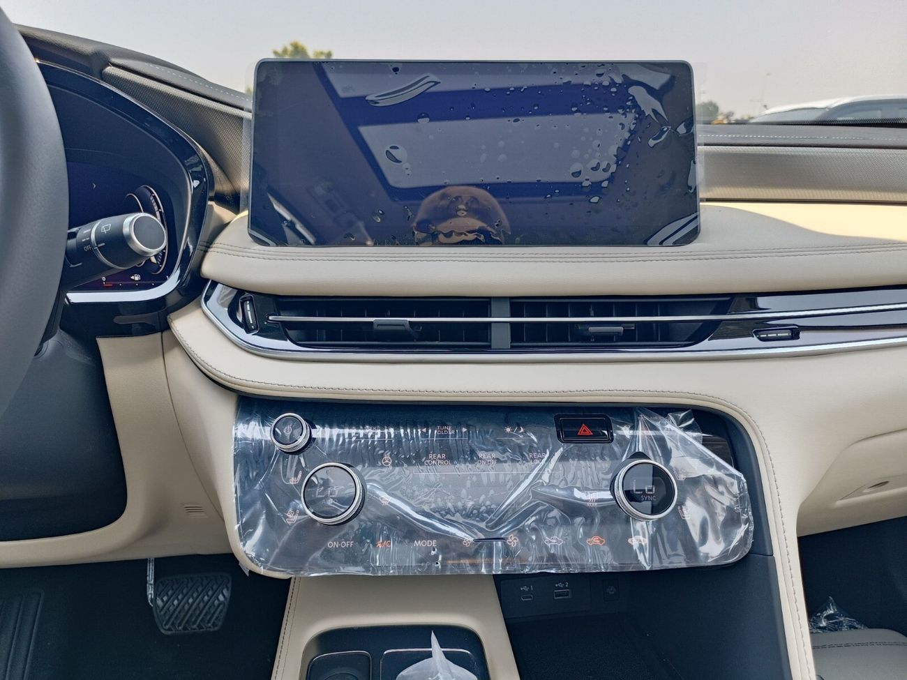 إنفينيتي QX60 LUXE INCL CLIMATE /  3.5L V6  PETROL AT / PANORAMIC ROOF (CODE # 67861)