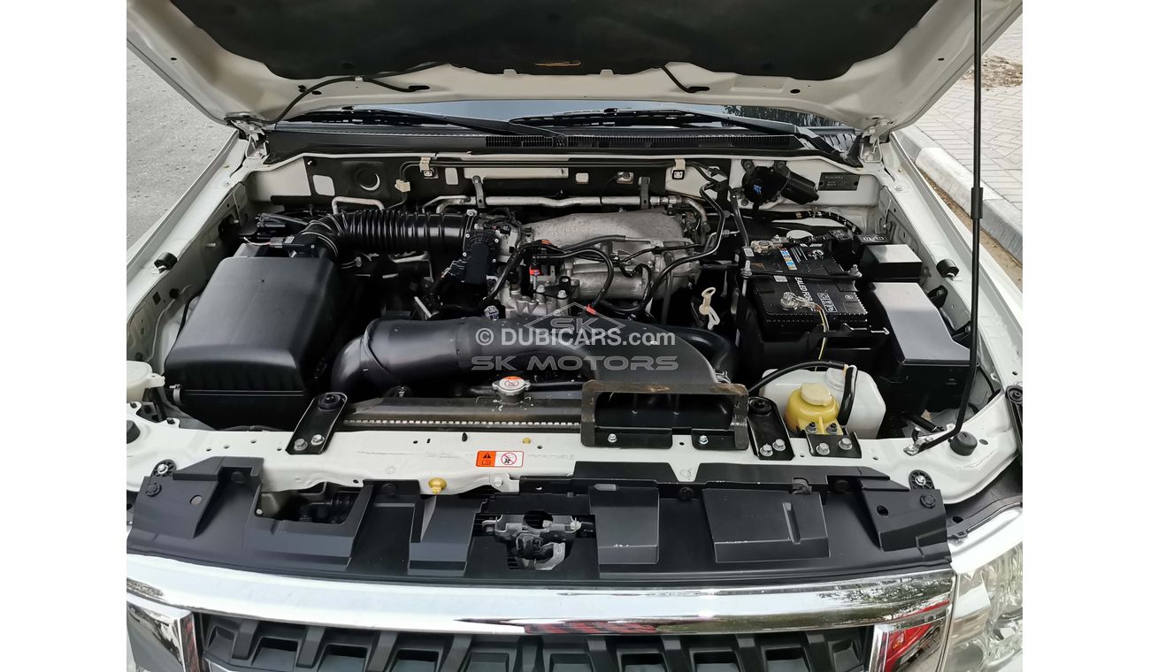 Mitsubishi Pajero 3.5L, 16" Rims, Rear Parking Sensor, Front & Rear A/C, Fabric Seats, CD Player, AUX-USB (LOT # 849)