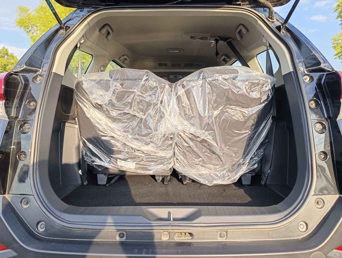 Toyota Rush G, 1.5L 4CY Petrol, 17" Rims, Push Start, Rear A/C (CODE # RU15B)