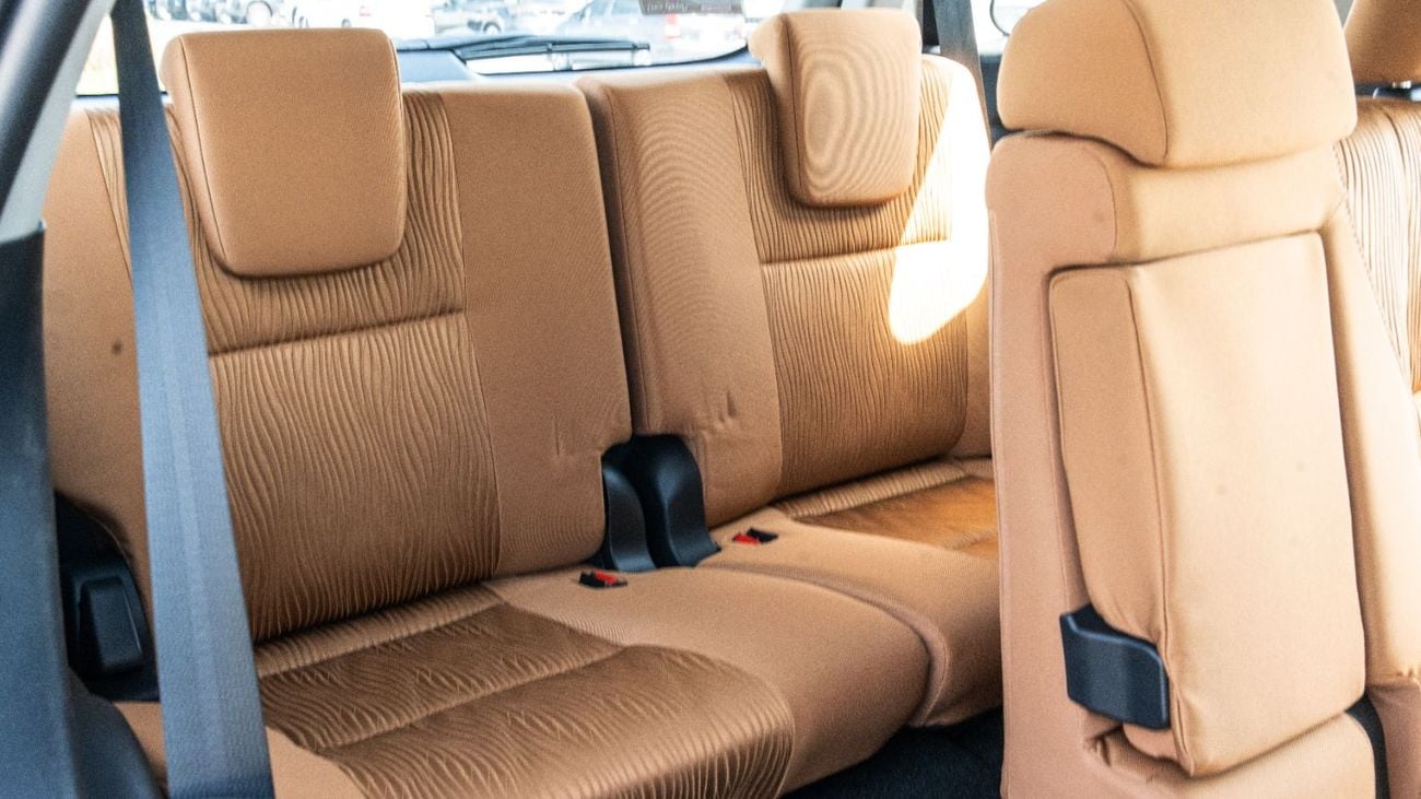 تويوتا فورتونر VXR 2026 Toyota Fortuner VX 4.0L AT Petrol (White-Tan)