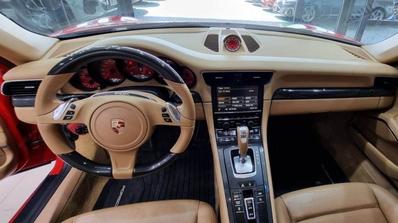 بورش 911 PORSCHE CARRERA 2014 GCC IN BEATIFUL CONDITION FOR 195K AED ONLY