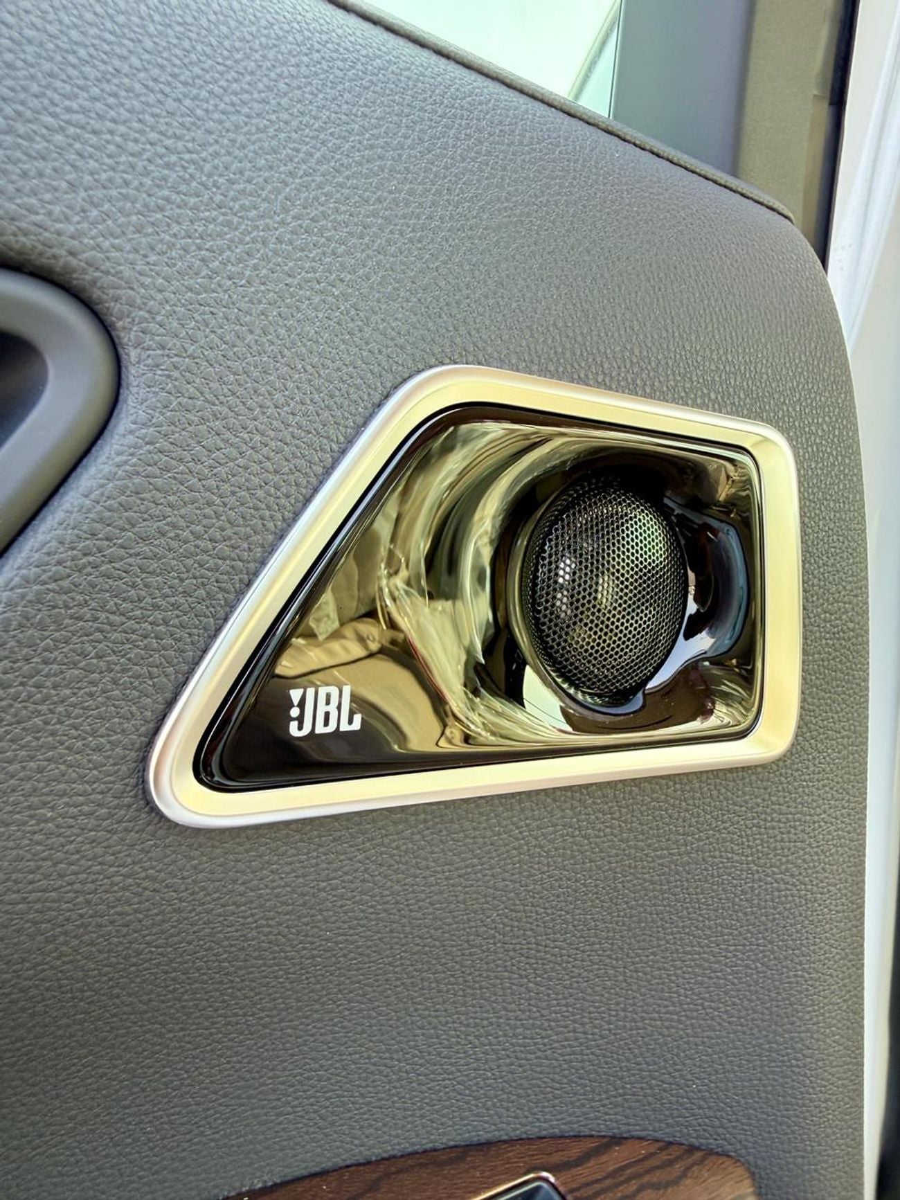 تويوتا لاند كروزر Toyota Land Cruiser VXR 3.5L 2026 White