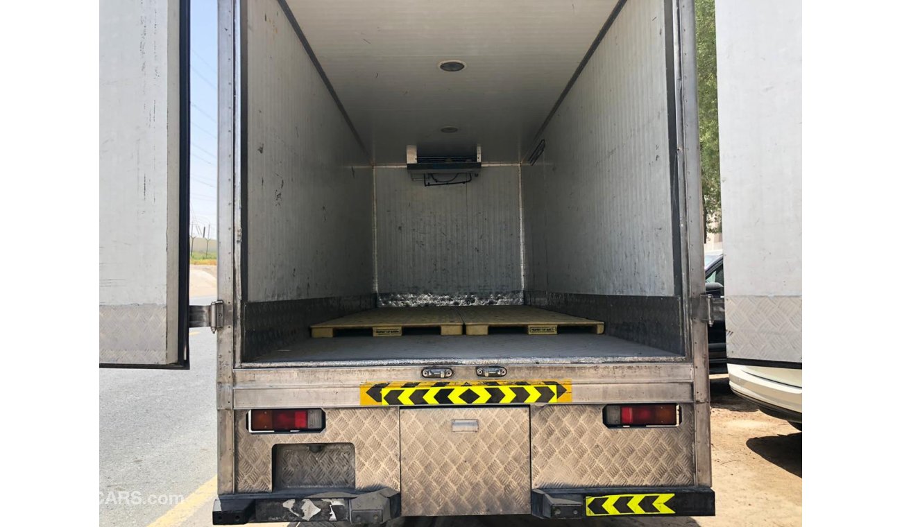 Mitsubishi Fuso Canter 4.0L V6 Diesel Engine , Manual , Temperature 0 TO +5 Degrees, Ampex Chiller, 16 Foot Long Chassis