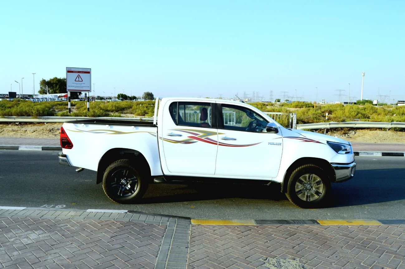 Toyota Hilux Toyota Hilux Pick Up Year: 2025 Color: White