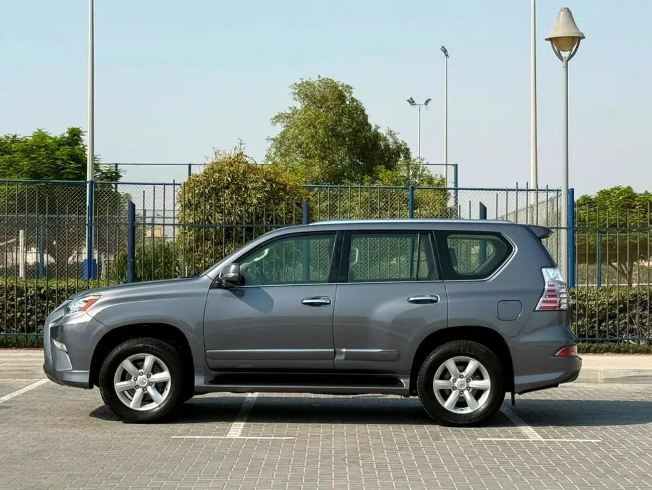 لكزس GX 460 Gx 460 Platinum-Excellent condition-Bank Finance Available
