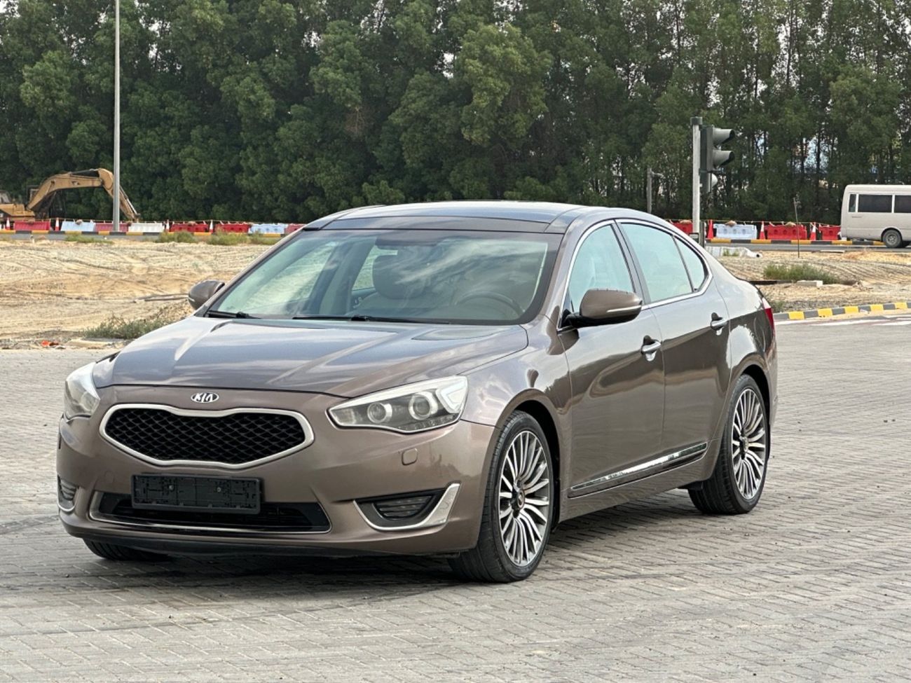 كيا كادنزا موديل 2014 خليجي فل مواصفات بانوراما وتحكم كهربي كامل ونظام صوت ممتاز