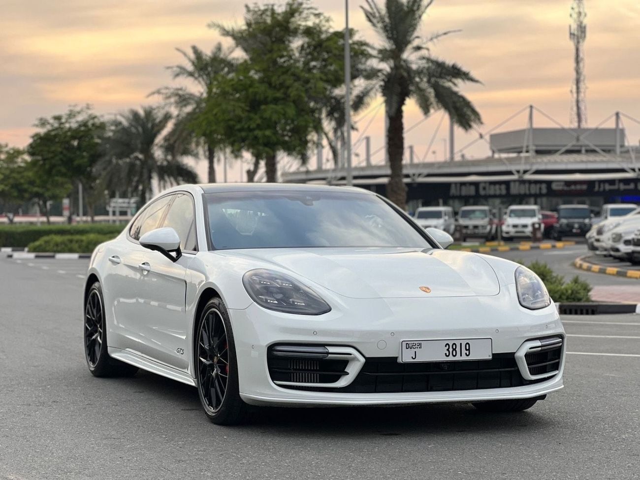 Used Porsche Panamera 2022 for sale in Dubai - 730768