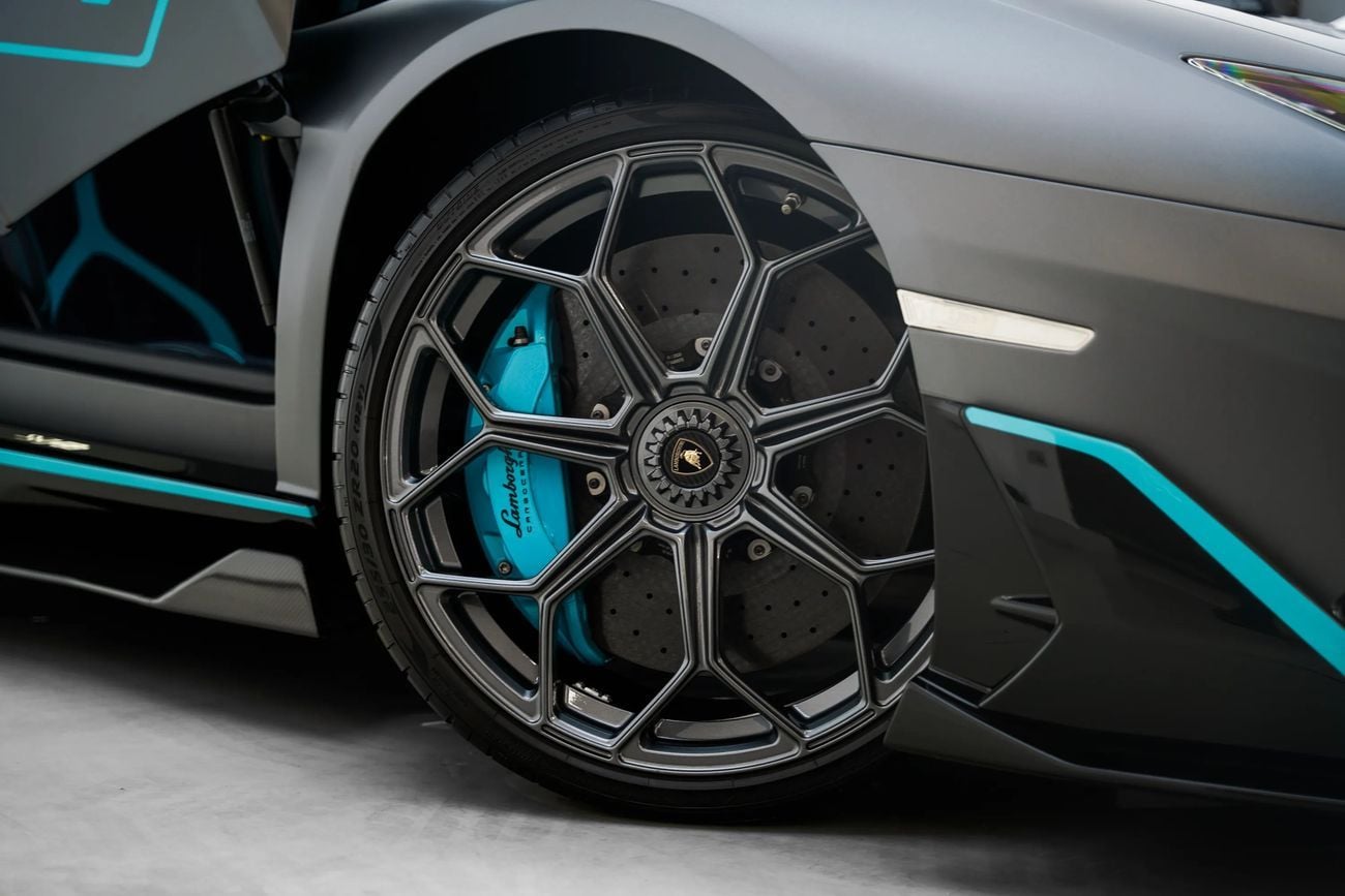 Lamborghini Aventador SVJ ROADSTER