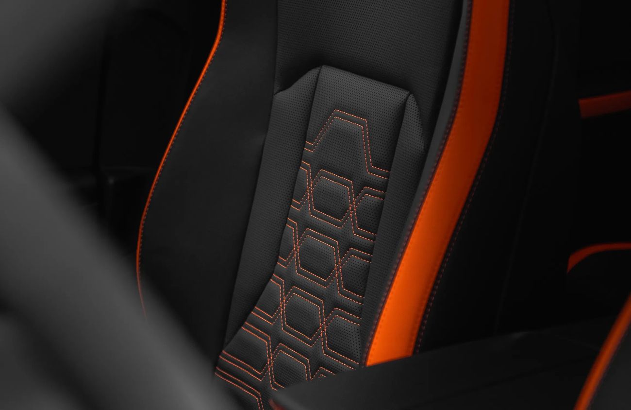 لامبورغيني اوروس 4.0L V8 Twin-Turbocharged Engine + eMotors