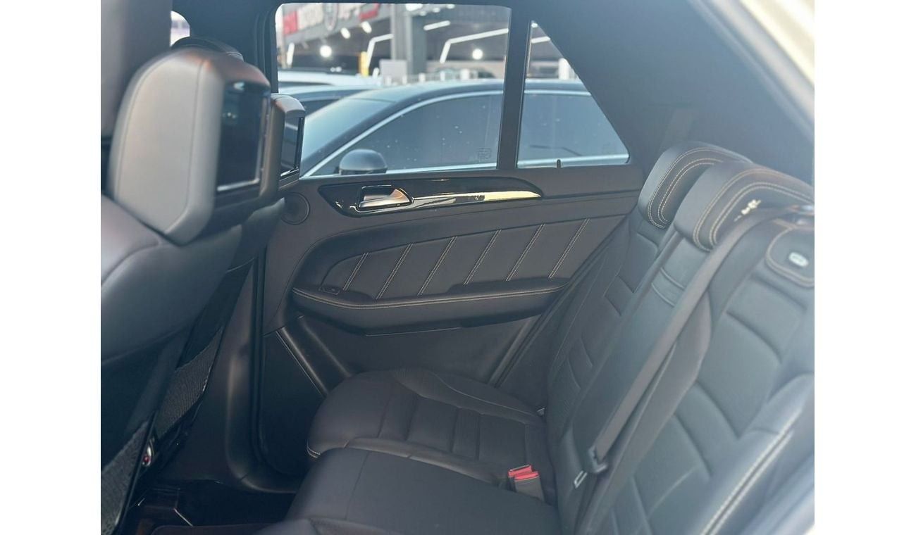 مرسيدس بنز GLE 63 Mercedes Benz GLE 63 2016