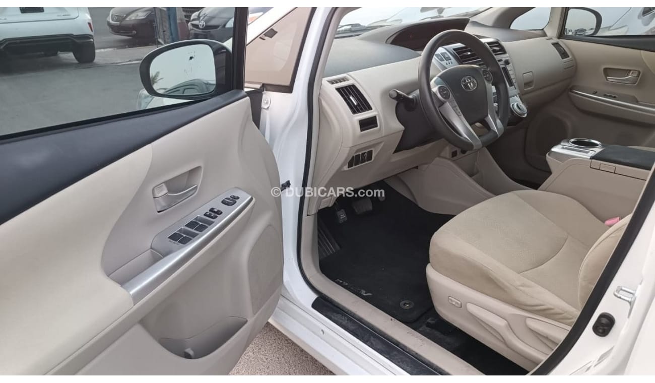 Toyota Prius Alpha 1.8L Hybrid 2011MY ( Used Car )