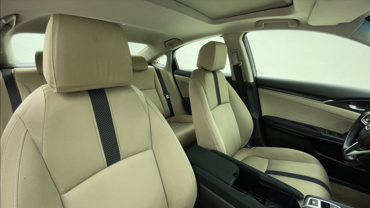 هوندا سيفيك LX SPORT 1.6 | بدون دفعة مقدمة | اختبار القيادة في المنزل