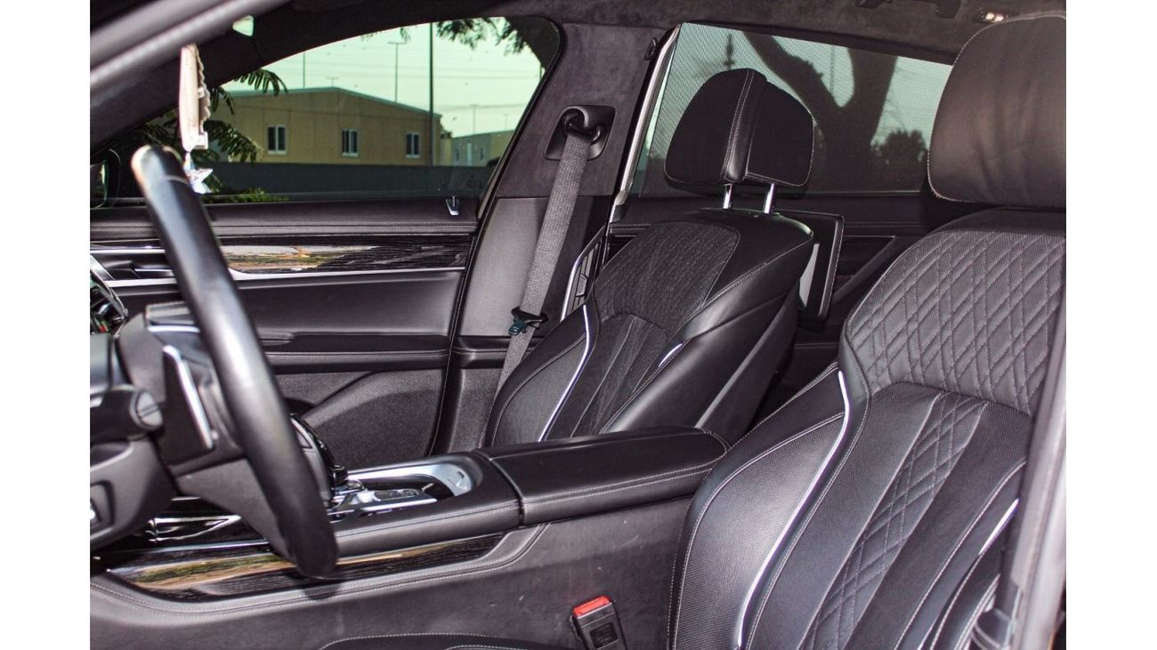 بي أم دبليو 750Li 2018 USED BMW 750Li X-Drive / LAW MILEAGE (63,000 KM)