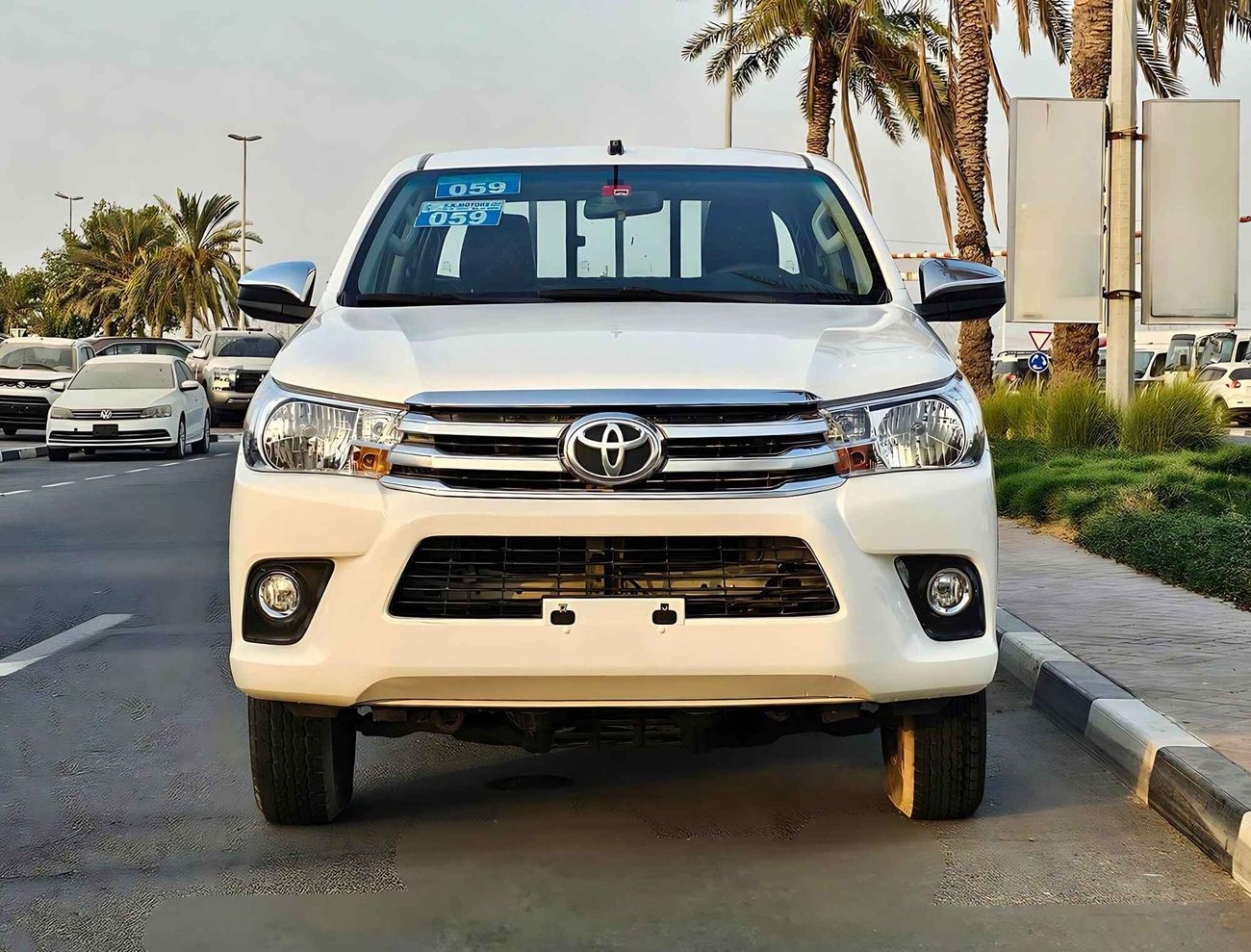 Toyota Hilux AUTOMATIC/ PATROL  4X4/ 2.7L D-CABIN/ GCC / LOT#201375