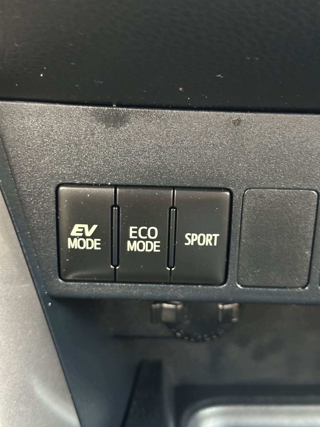 Toyota RAV4 Hybrid XLE Sunroof, push start full option