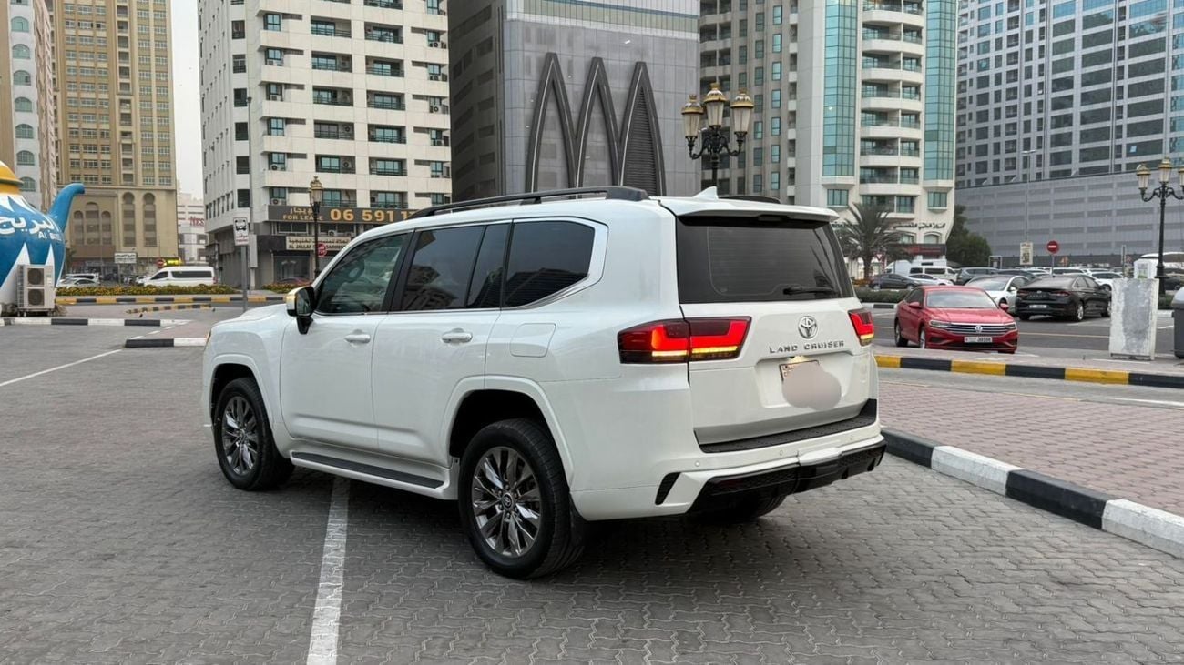 Toyota Land Cruiser Toyota landcruise 2022MODEL Engine 3.3l Diesel Transmission Automatic Interior Black colour white pu