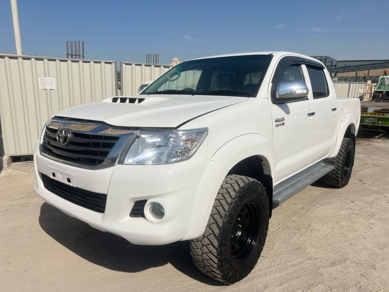 Toyota Hilux diesel 3.0 liter ,right hand drive 2013 model automatic only for export available