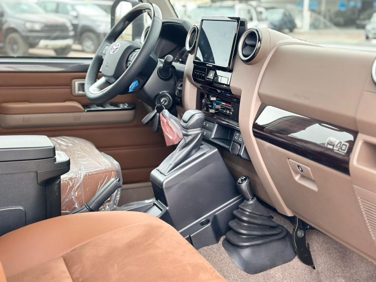 تويوتا لاند كروزر 70 DX 4.0L A/T