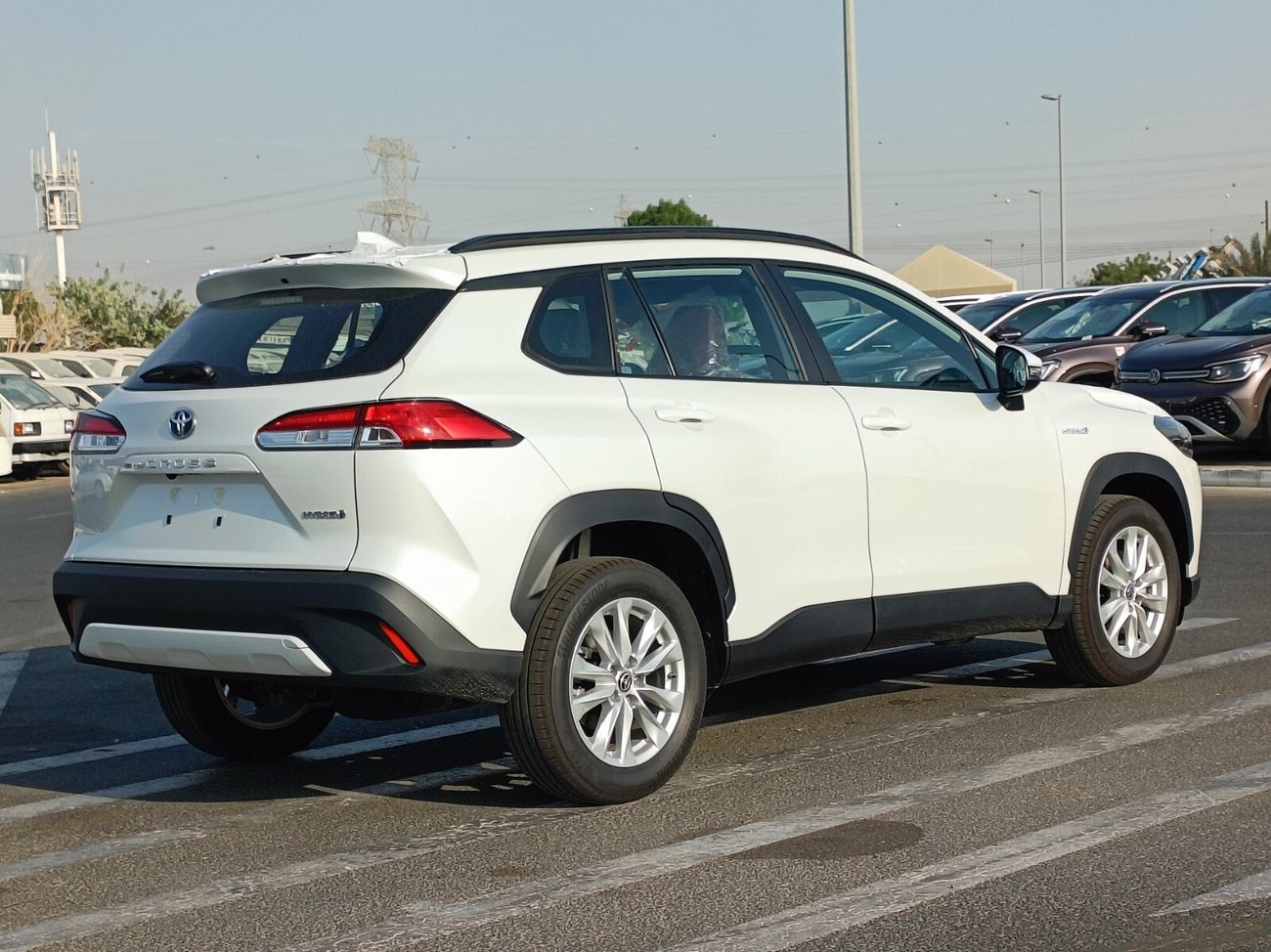 Toyota Corolla Cross 1.8L HYBRID / LEATHER SEATS / DVD+CAMERA / SUNROOF (CODE # TCCH-01)