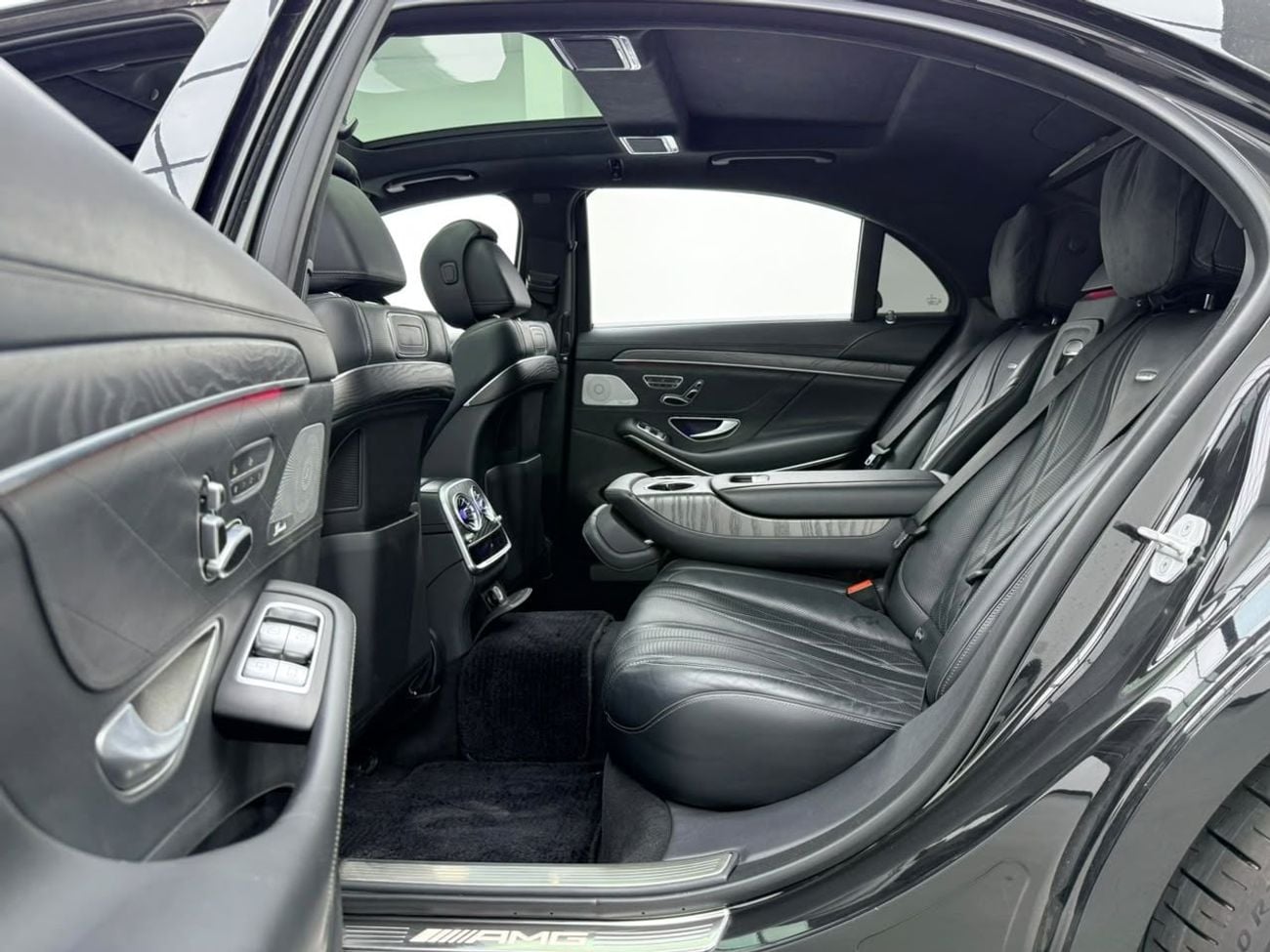 Mercedes Benz S63 AMG STANDARD