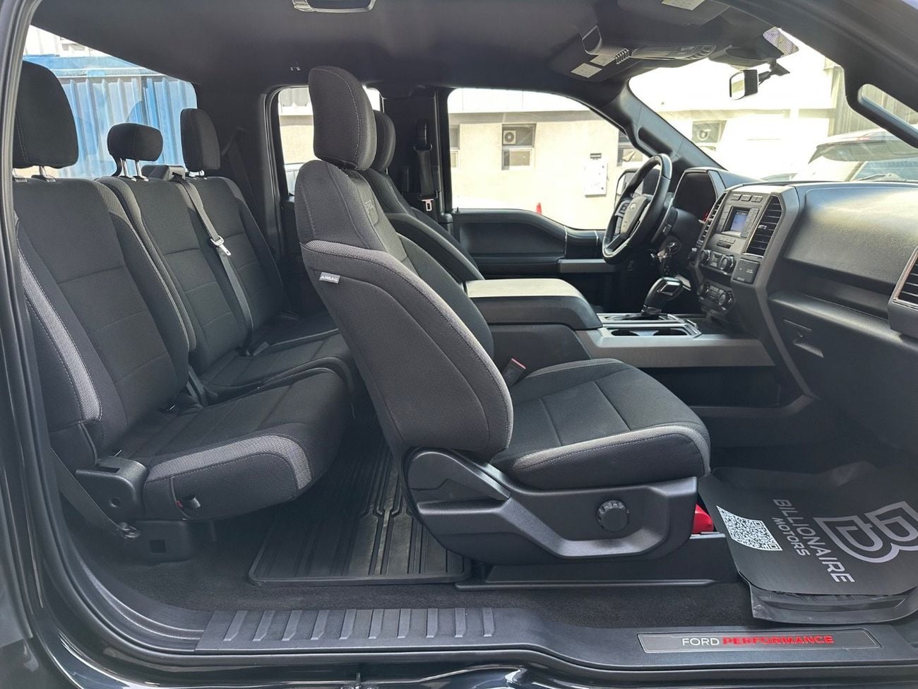 Ford F 150 Raptor FORD RAPTOR F-150 V8 CABIN & HALF | GCC | 2019 | FULL SERVICE HISTORY IN AL-FUTTAIM