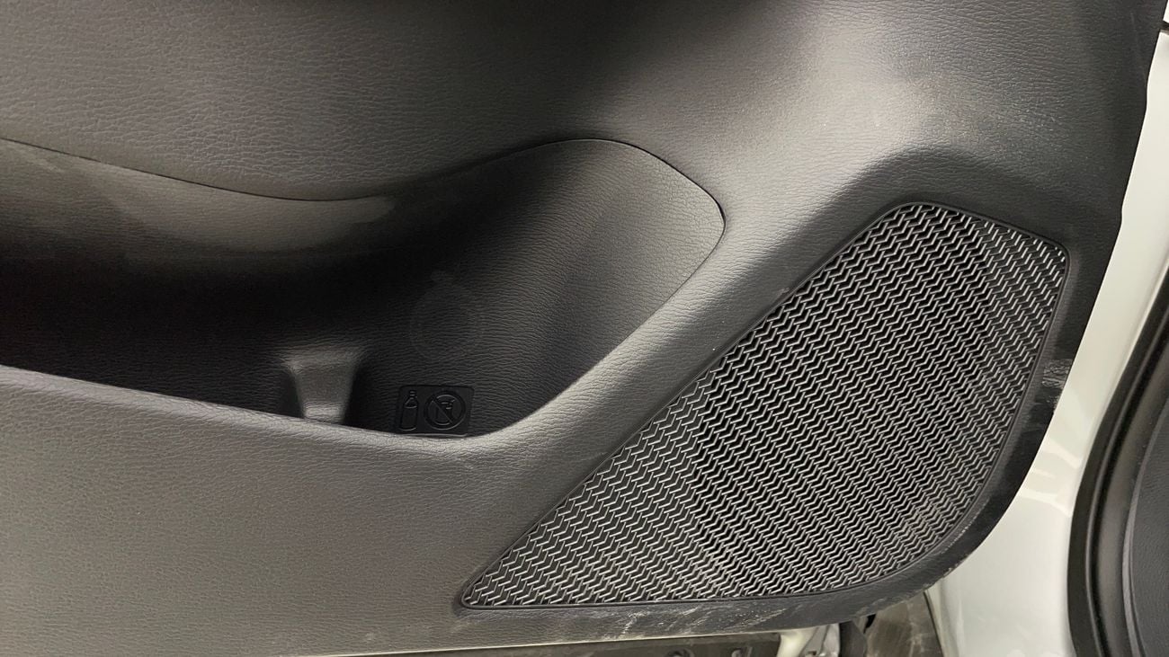 ميتسوبيشي آوتلاندر MIDLINE WITH SUNROOF 2.5 | بدون دفعة مقدمة | اختبار القيادة في المنزل