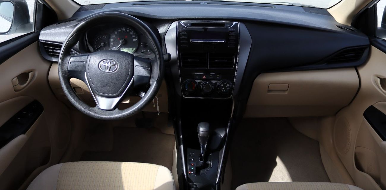 Toyota Yaris GCC ACCIDENTS FREE- ORIGINAL PAINT - SEDAN  - 1.5 CC