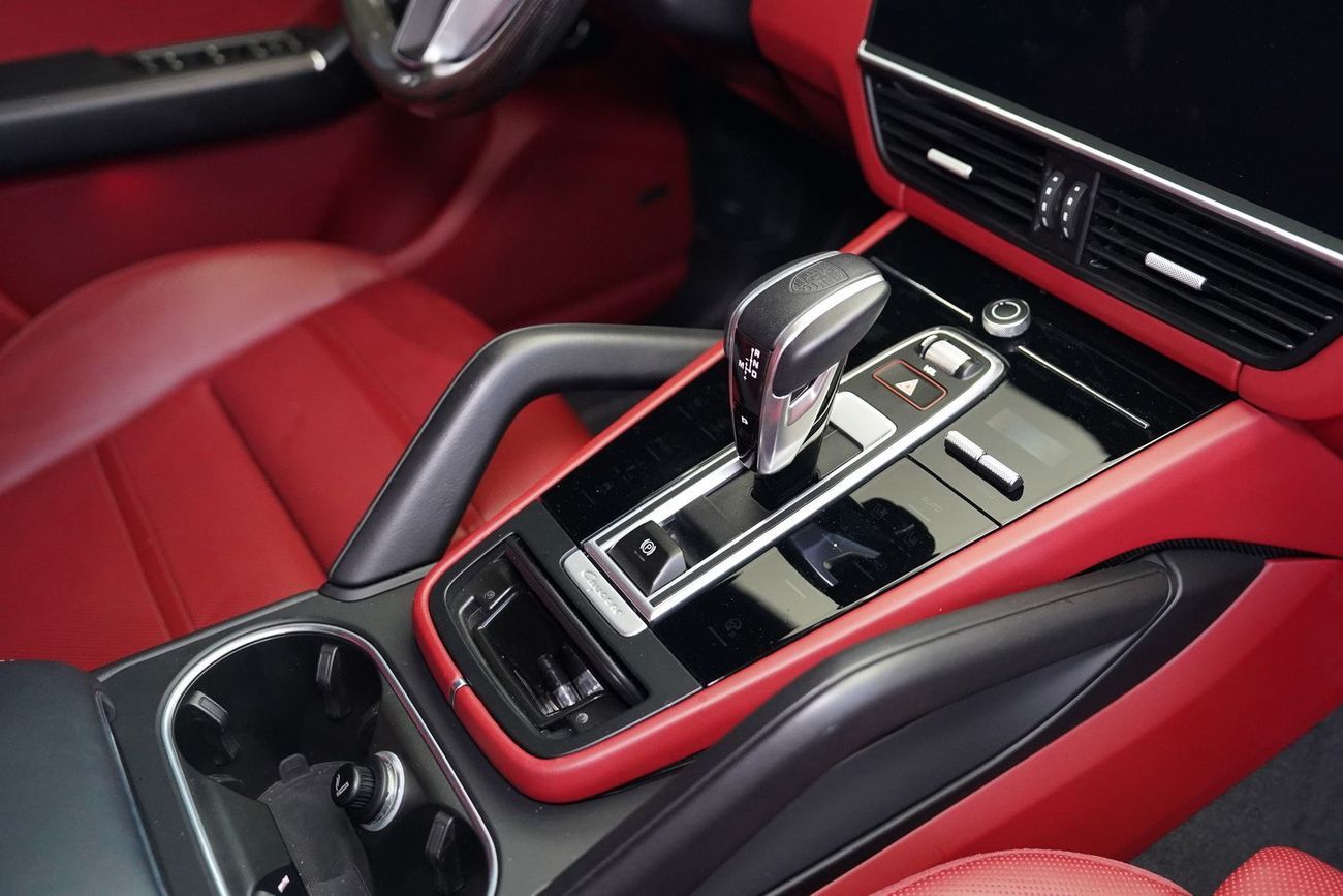 بورش كايان GTS Coupe