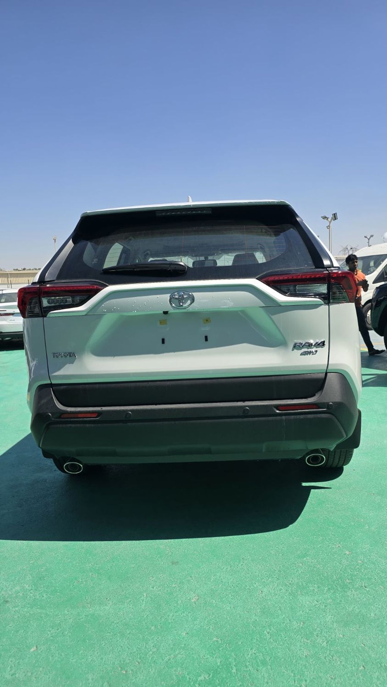 تويوتا راف ٤ 2.5L (2WD) EX