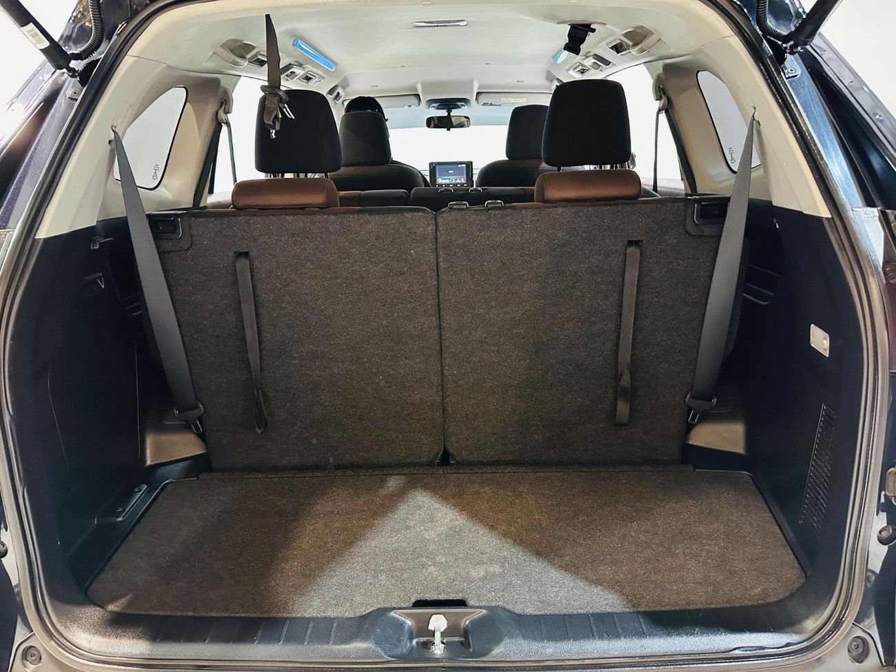 تويوتا إينوفا 2.0L HyCross 7S Hybrid