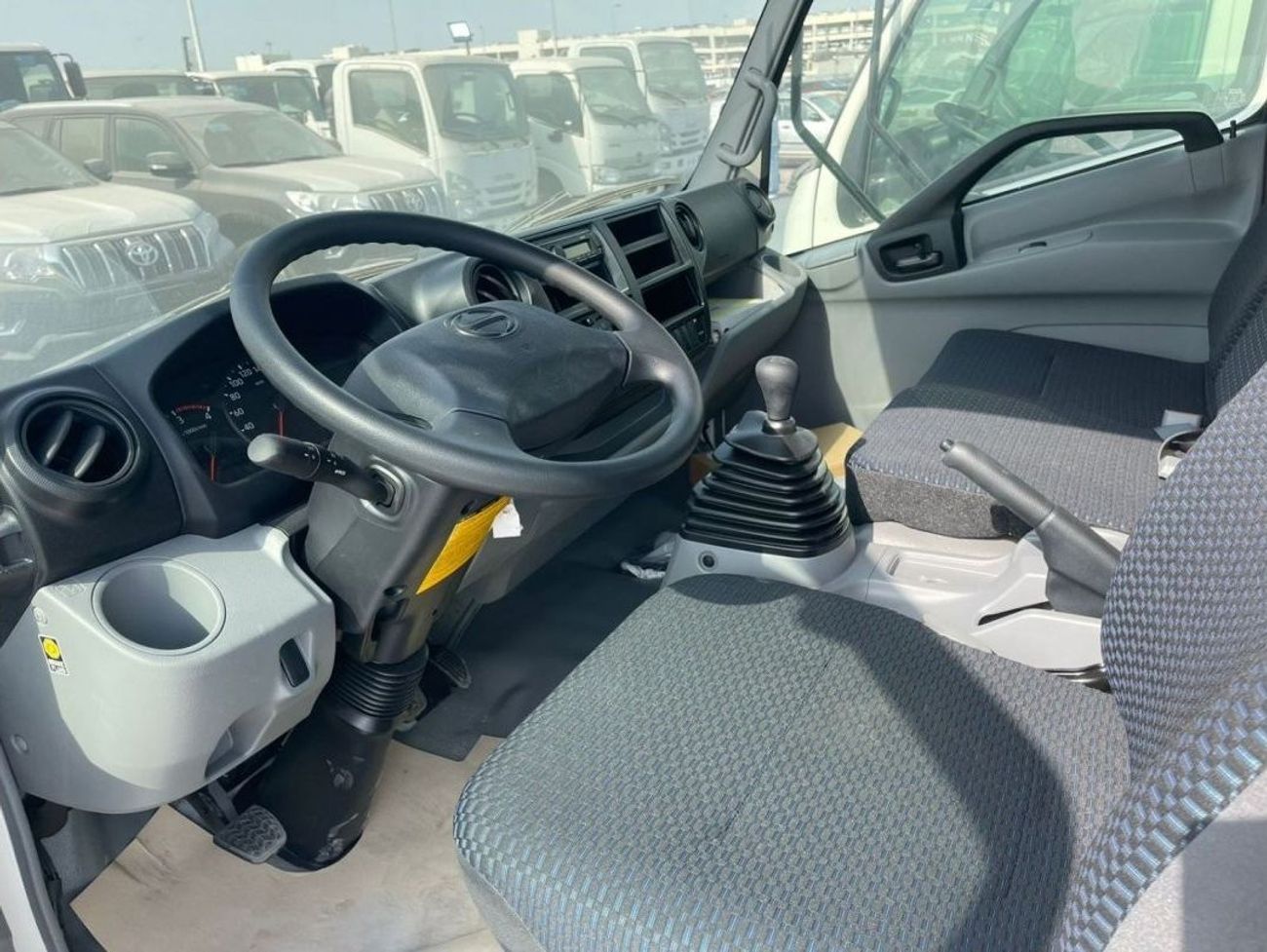 Hino 300 2023 Hino 916 6.1Tons Diesel Manual Gear