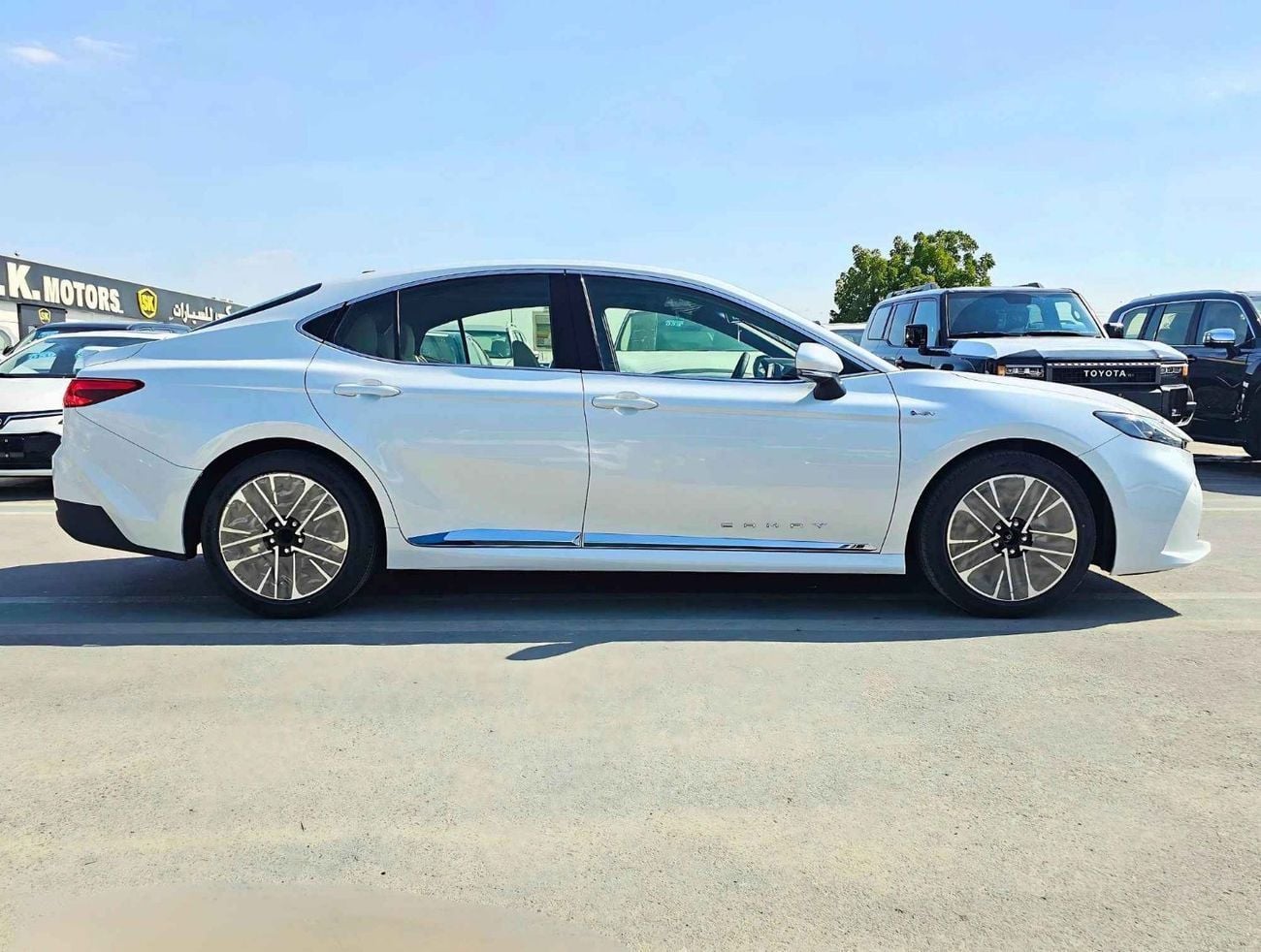 تويوتا كامري LE / 2.5L V4 HYBRID / DRIVER PWR SEAT / PANORAMIC ROOF (CODE # LE)