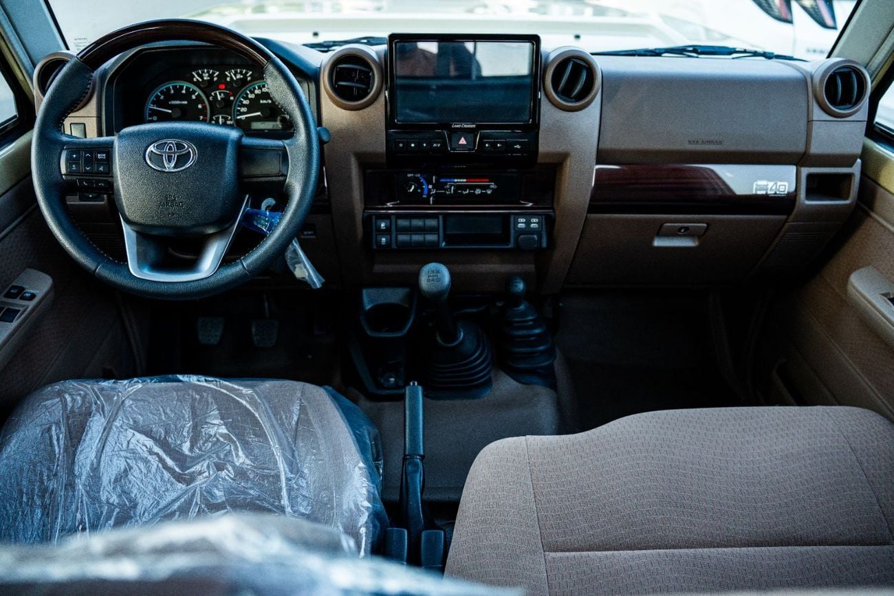 تويوتا لاند كروزر بيك آب Toyota Land Cruiser Pickup 4.0L Manuel 2025 4WD