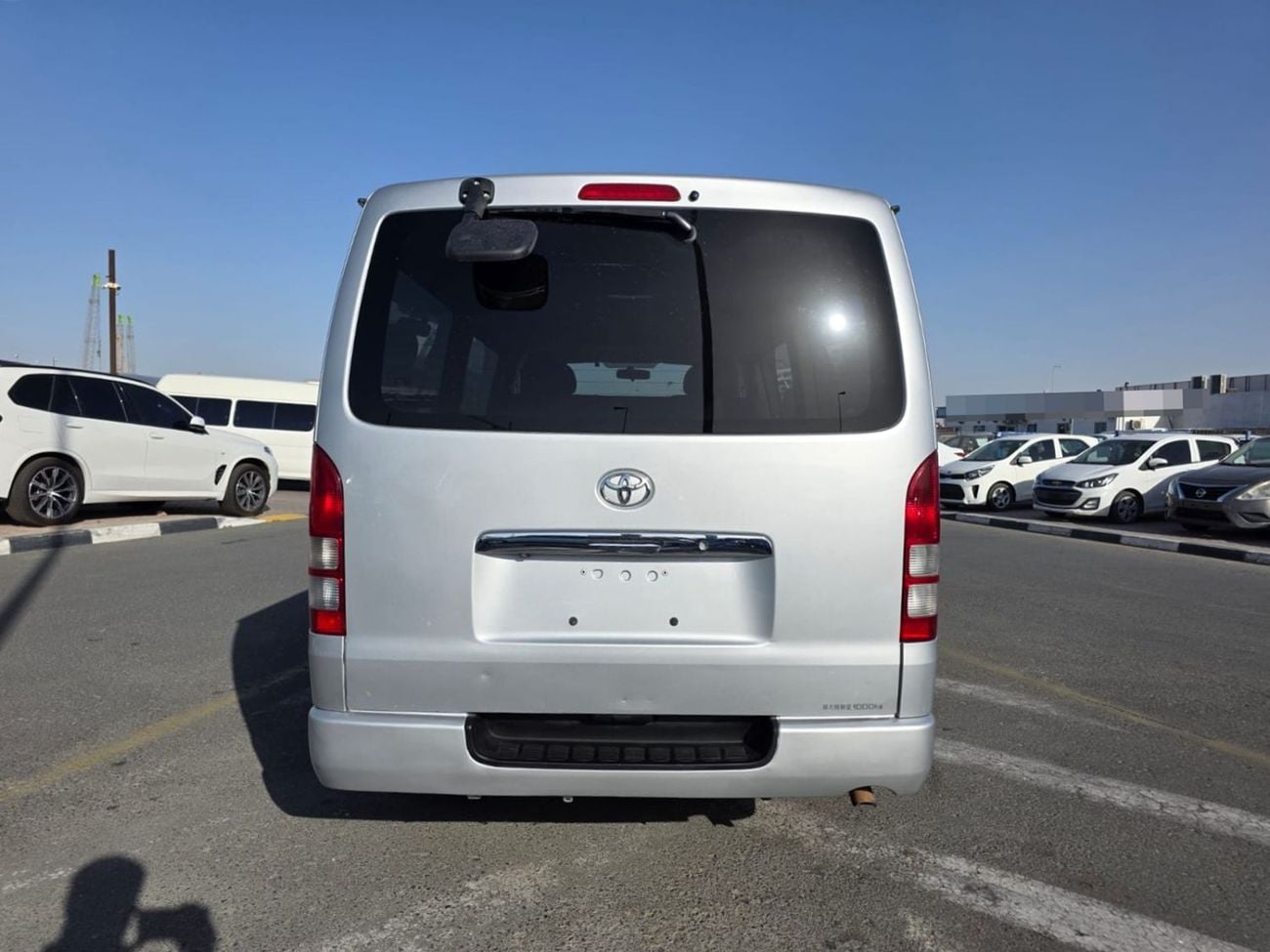 Toyota Hiace TOYOTA HIACE VAN RHD 2006 MODEL 2.0 L PETROL AUTOMATIC(PM36387)