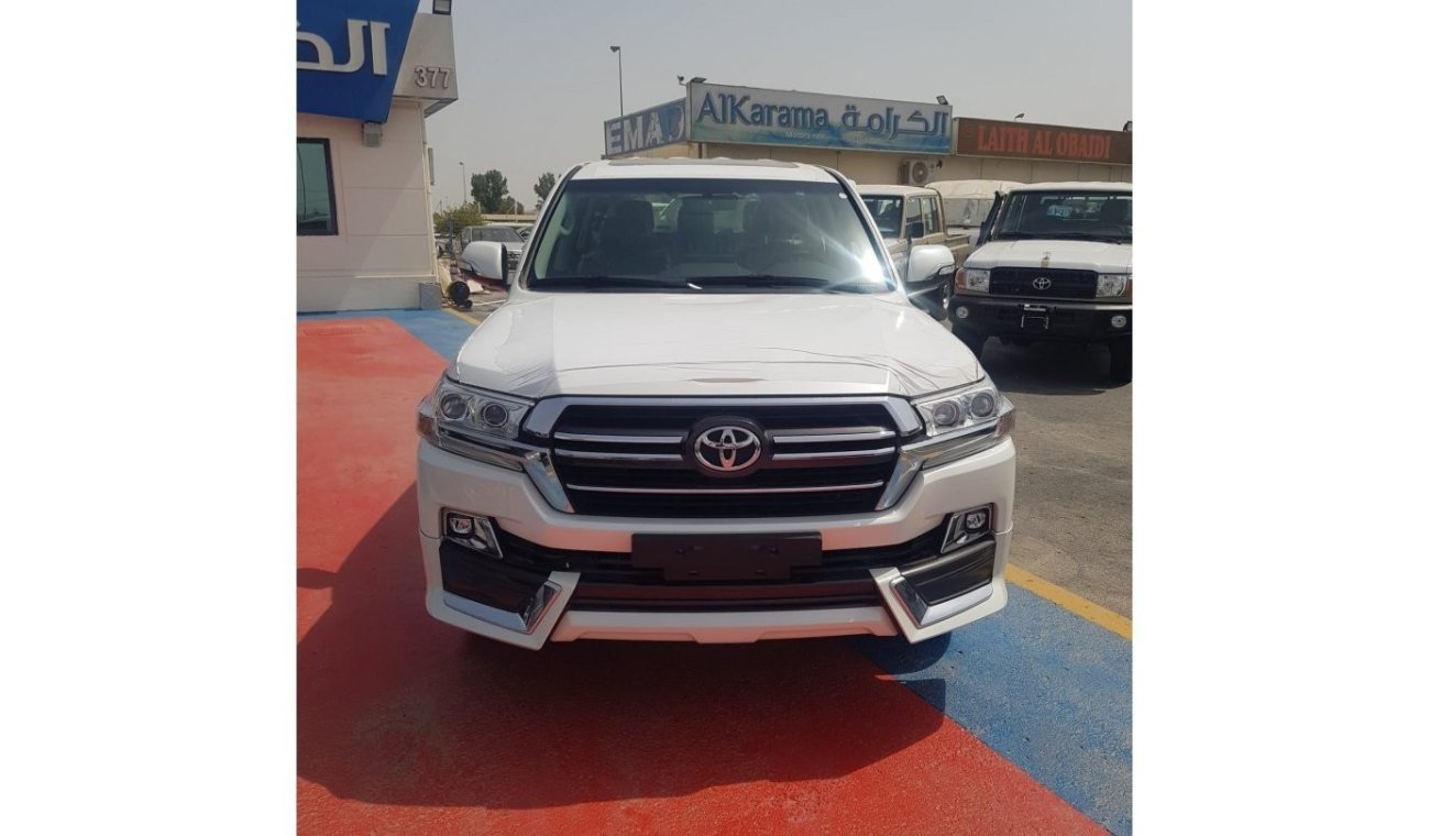 Toyota Land Cruiser VXE Grand Touring 5.7Ltr,8 Cylinder Petroleum engine , with automatic transmission