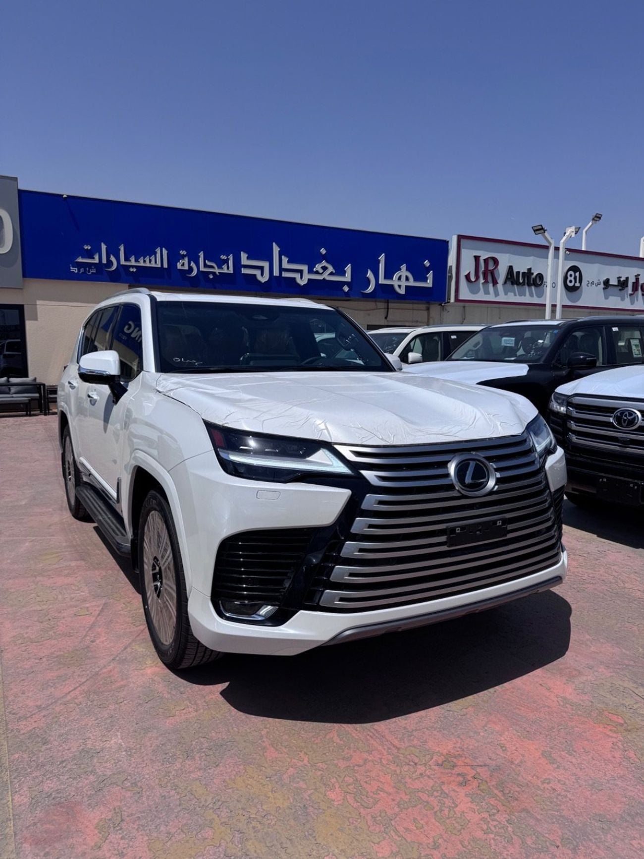 لكزس LX 600 SIGNATURE