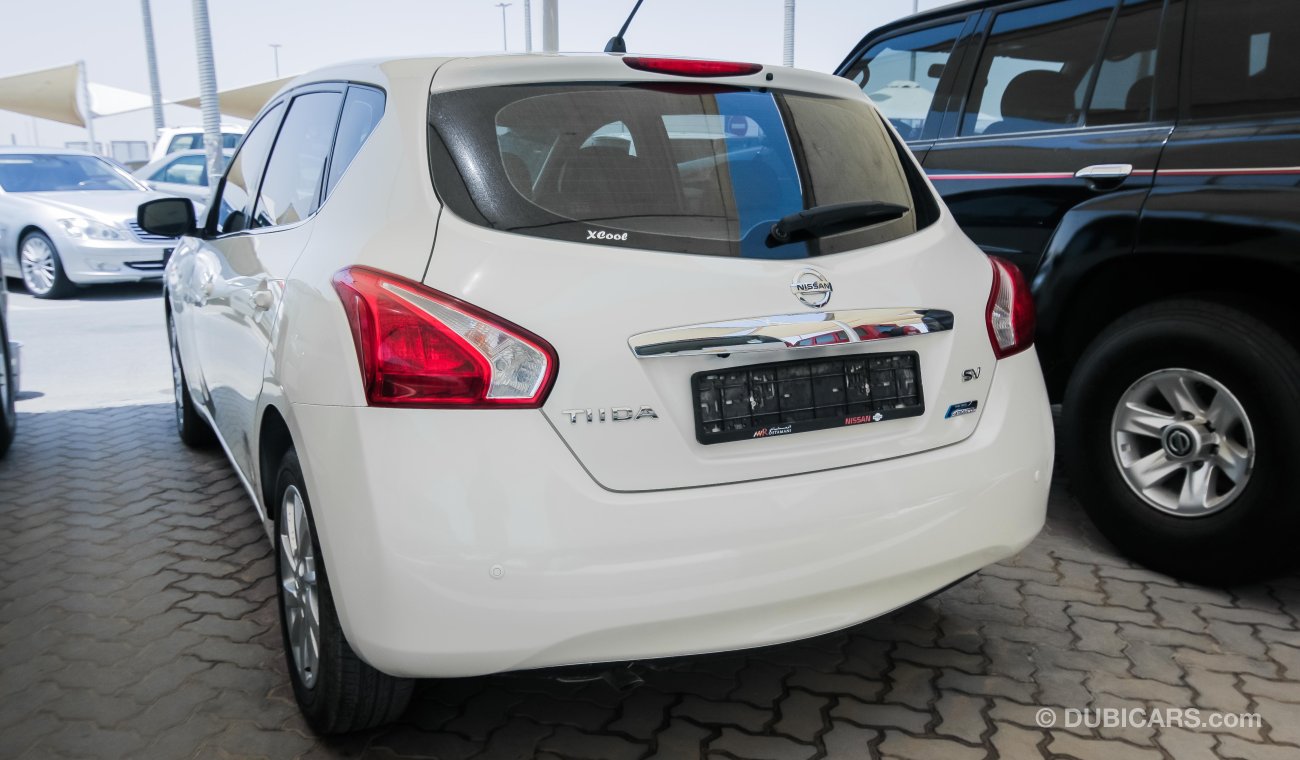 Nissan Tiida SV