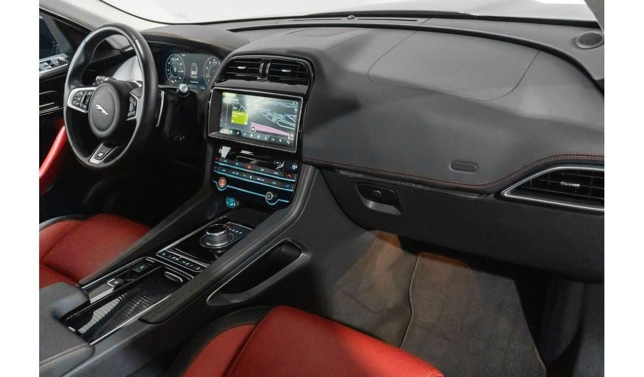 جاكوار F بيس R-Sport 2.0L