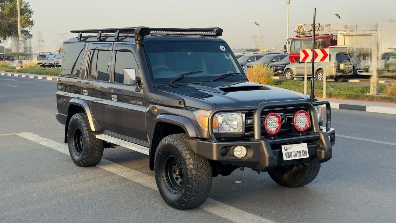 Toyota Land Cruiser 70 OFF-ROAD READY | RHD | MANUAL TRANSMISSION | 4500CC DIESEL | 2015 | BULL BAR + LED LIGHTS | ROOF RAC