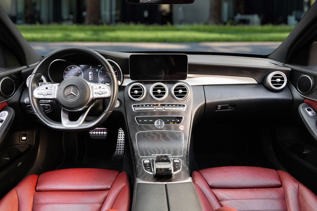 مرسيدس بنز C 200 C200 | 1,959 P.M | 0% Downpayment | Immaculate Condition!