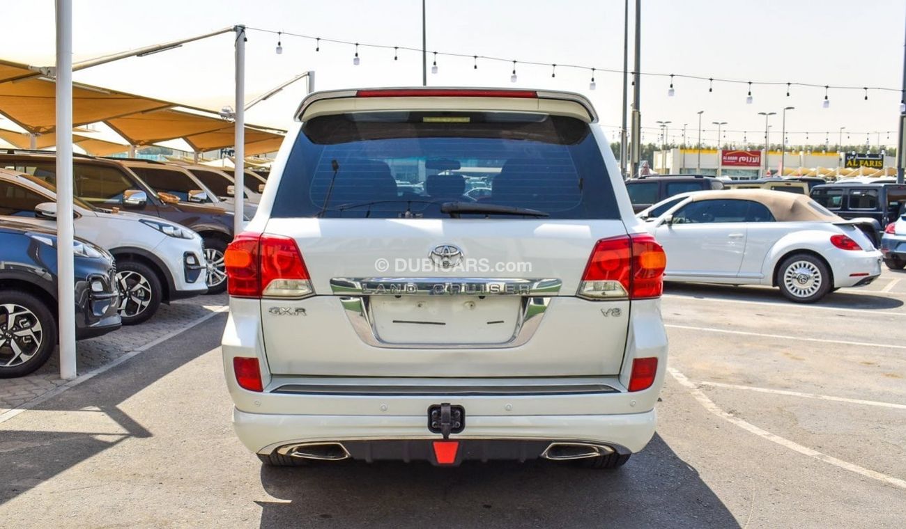 Toyota Land Cruiser GXR V8