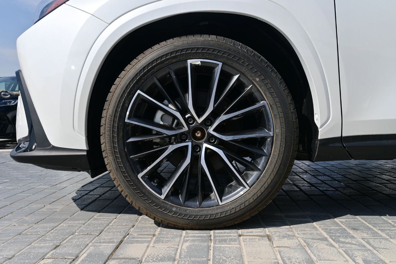 لكزس NX350h Lexus NX350h Platinum 2.5L Hybrid AWD, Model 2025 Color White