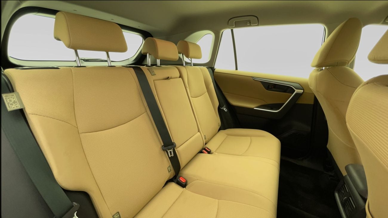 تويوتا راف ٤ EX 2.5 | بدون دفعة مقدمة | اختبار القيادة في المنزل