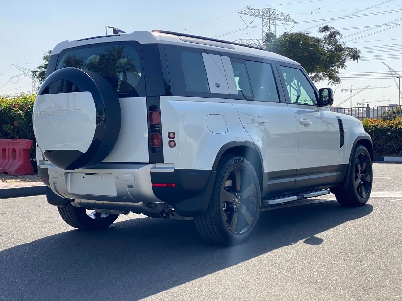 New Land Rover Defender GCC SPEC 22 INCH WHEEL UNDER WARRANTY AND ...