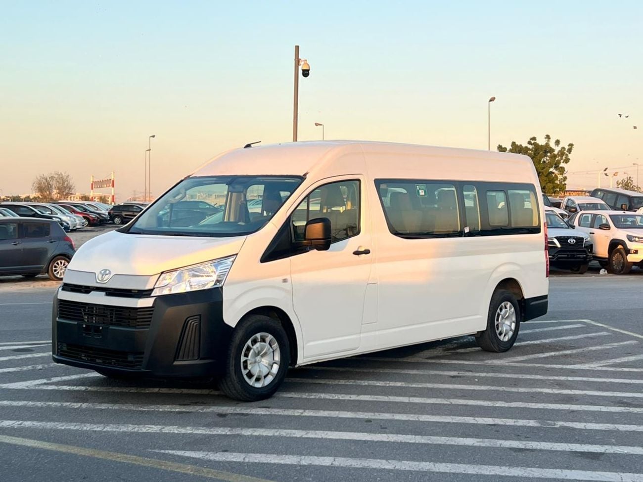 Toyota Hiace 2021 Toyota Hiace 3.5L V6 - Passenger - Patrol Manual - 13 Seater - No Accident -