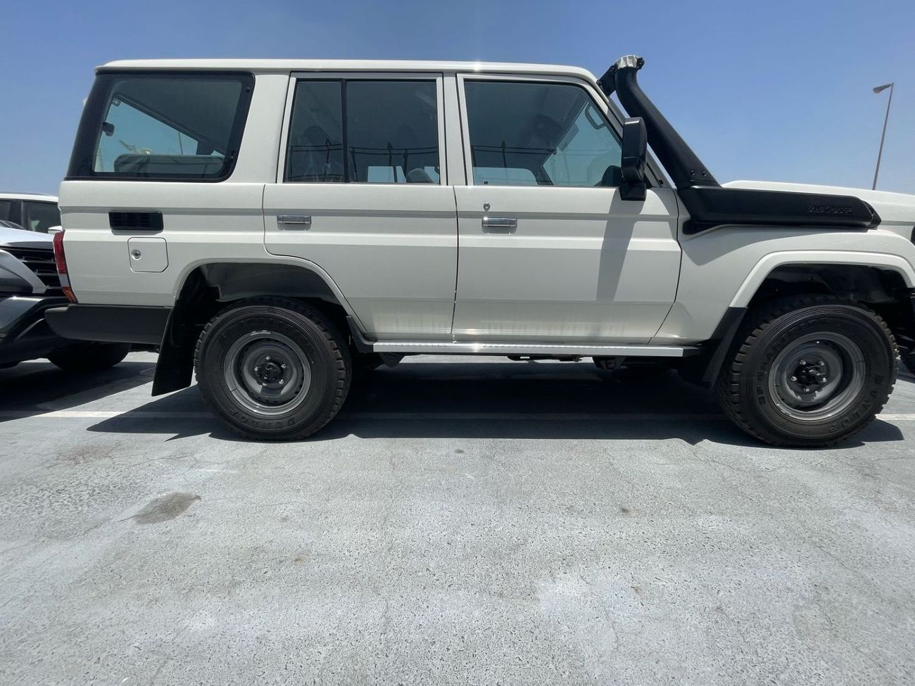 Toyota Land Cruiser 70 LC76 4.2 MT basic P/W & no diff lock 2025