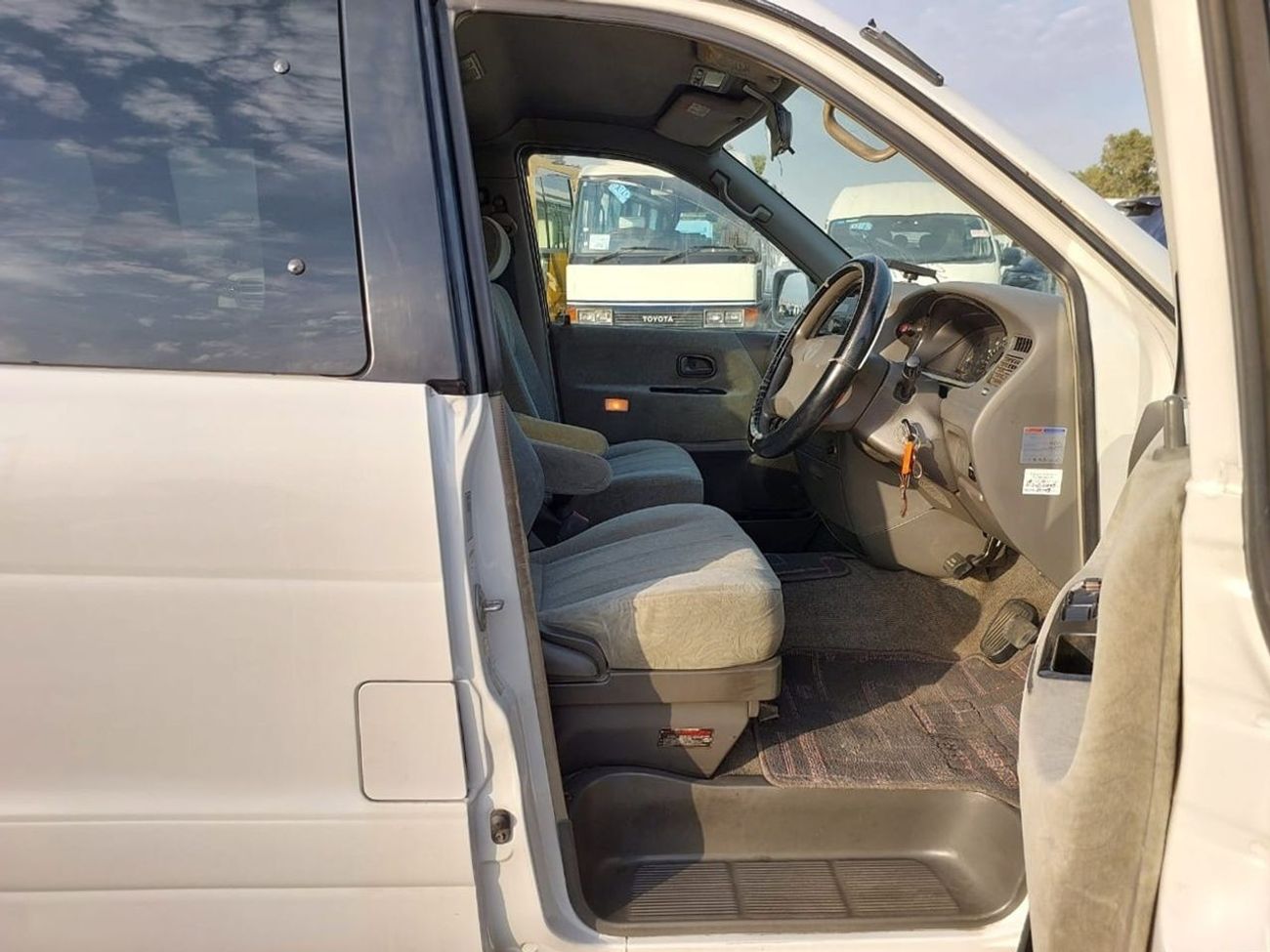 Toyota Lite Ace TOYOTA LITEACE NOAH VAN RHD 1999 MODEL 2.2 L DIESEL AUTOMATIC(PM25262)