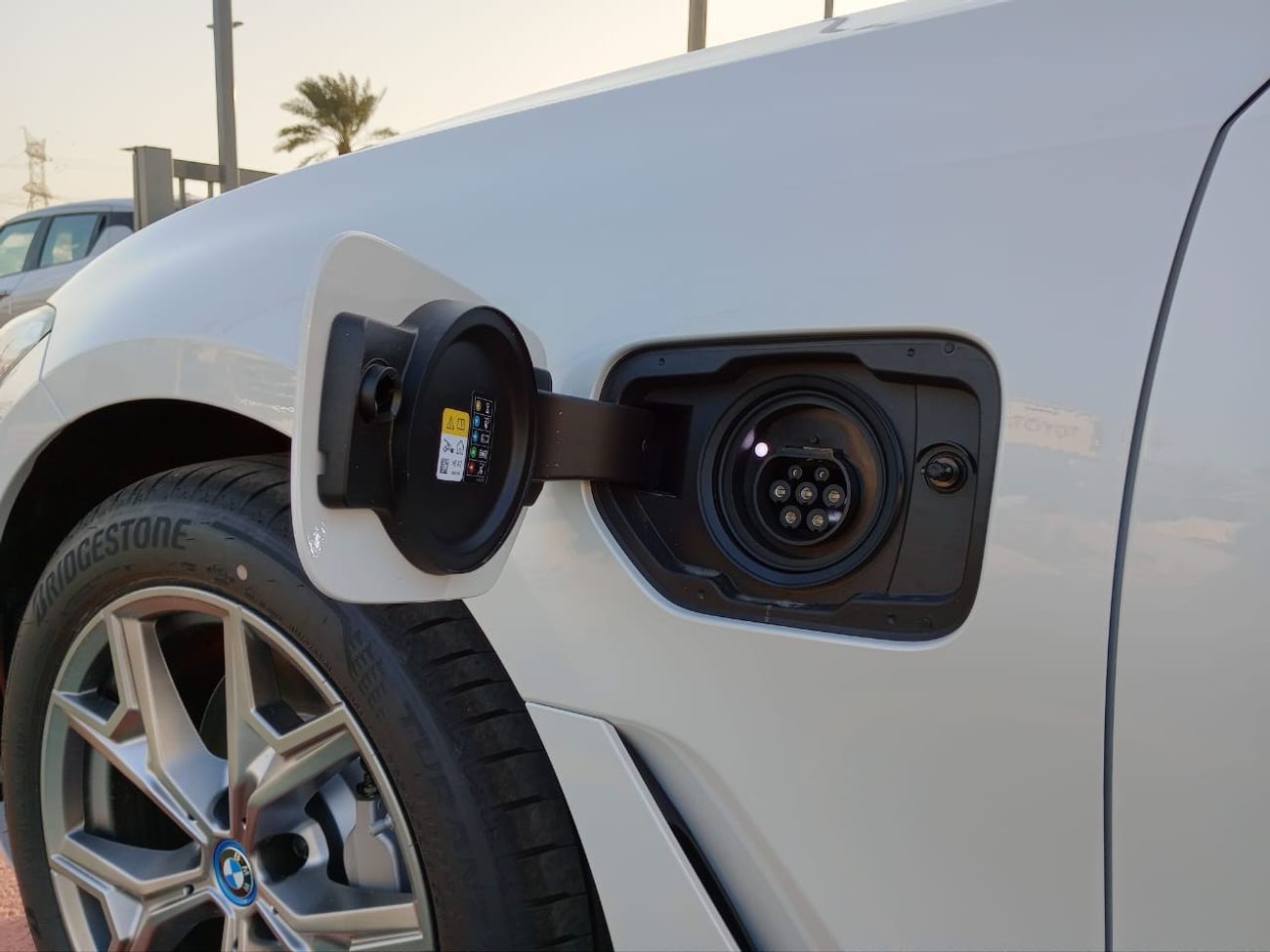 BMW i3 i3   35L / SEDAN / RWD / 0 KM Electric Car White color